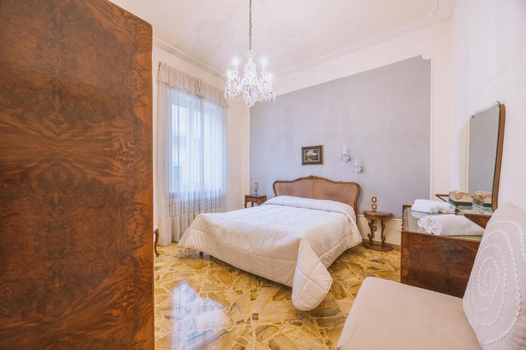 Photo of Bedroom in Arezzo