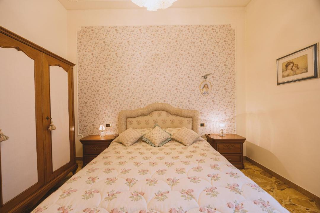 Photo of Bedroom in Arezzo