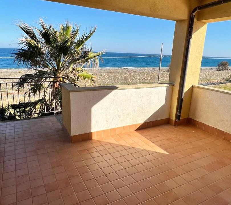 Photo of Patio Balcony in Bianco