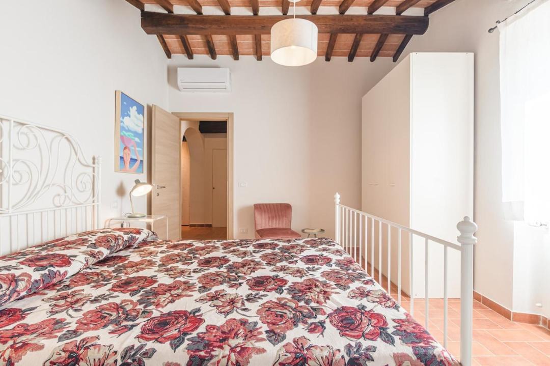 Photo of Bedroom in Camucia