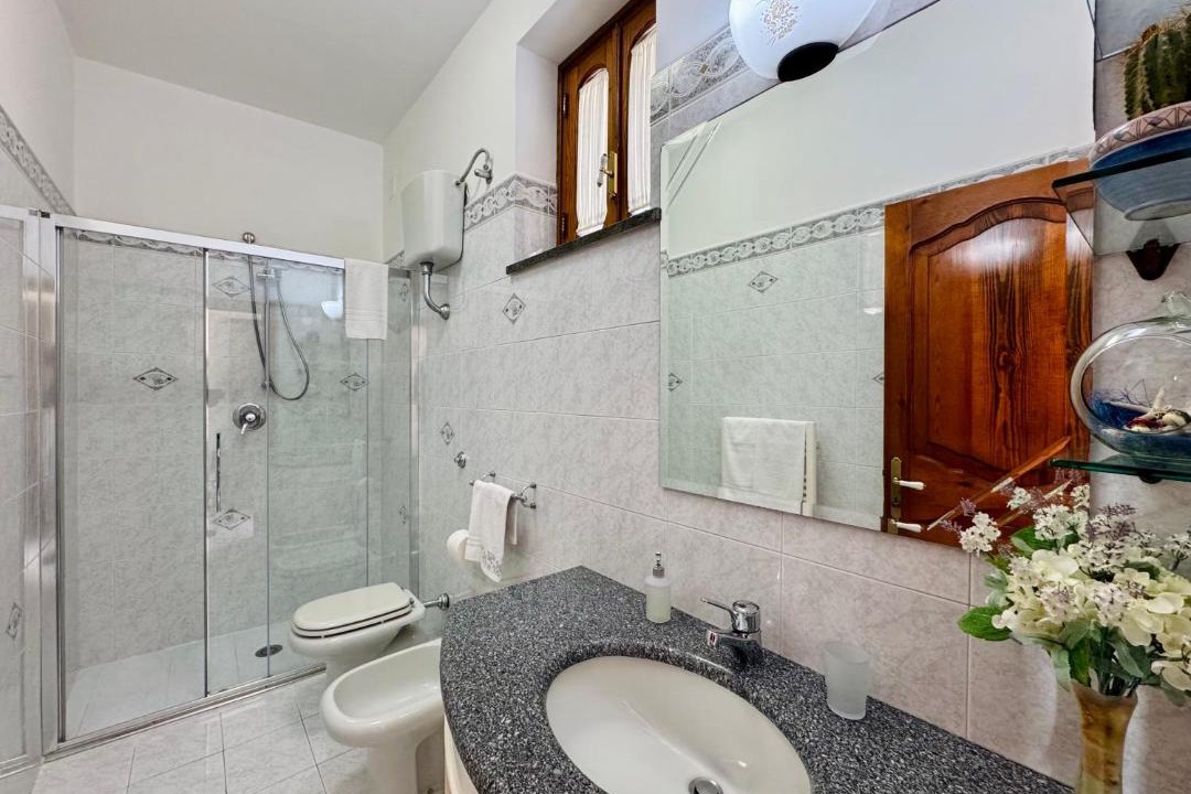 Photo of Bathroom in Montepertuso