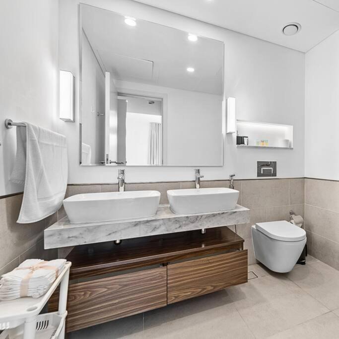 Photo of Bathroom in Umm Suqeim 3