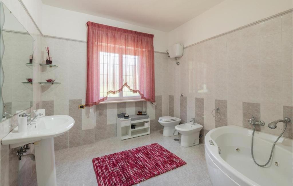 Photo of Bathroom in Villa Santa Lucia