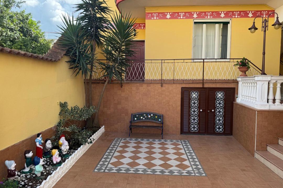 Photo of Patio Balcony in Naples
