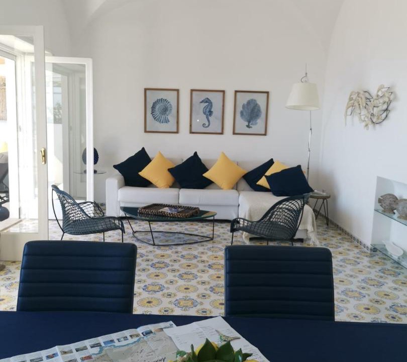 Photo of Livingroom in Capri
