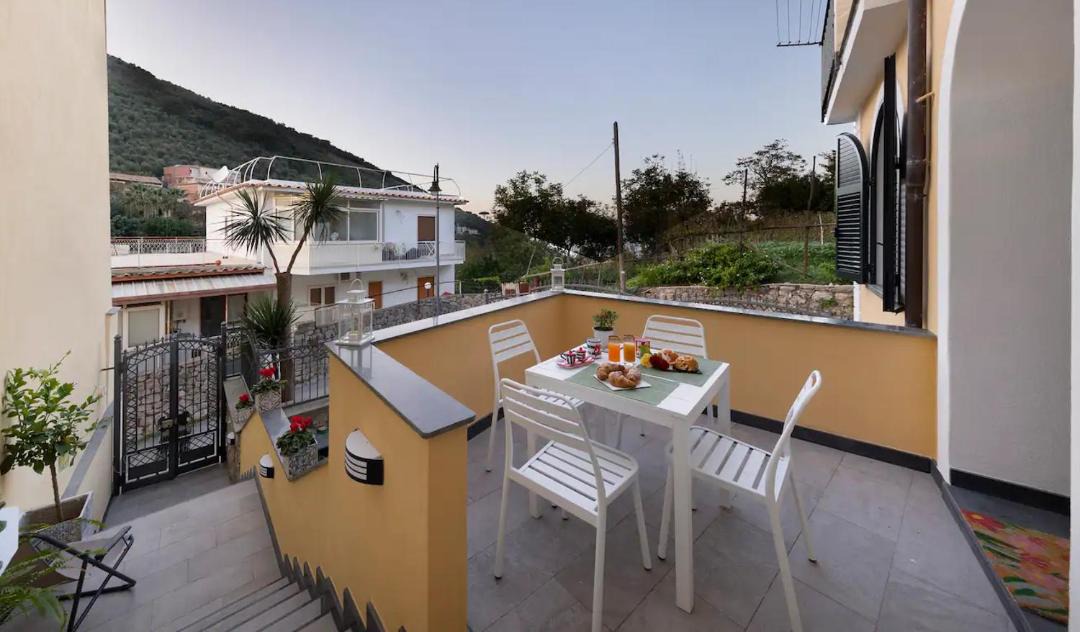 Photo of Patio Balcony in Meta