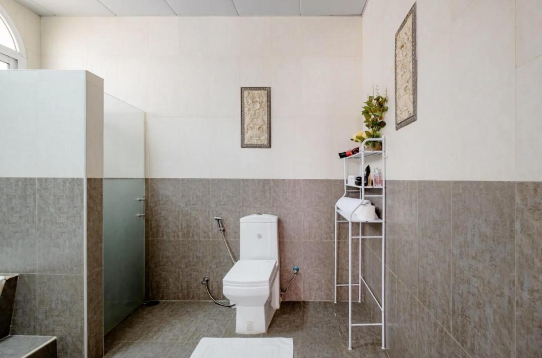 Photo of Bathroom in Umm Suqeim 3