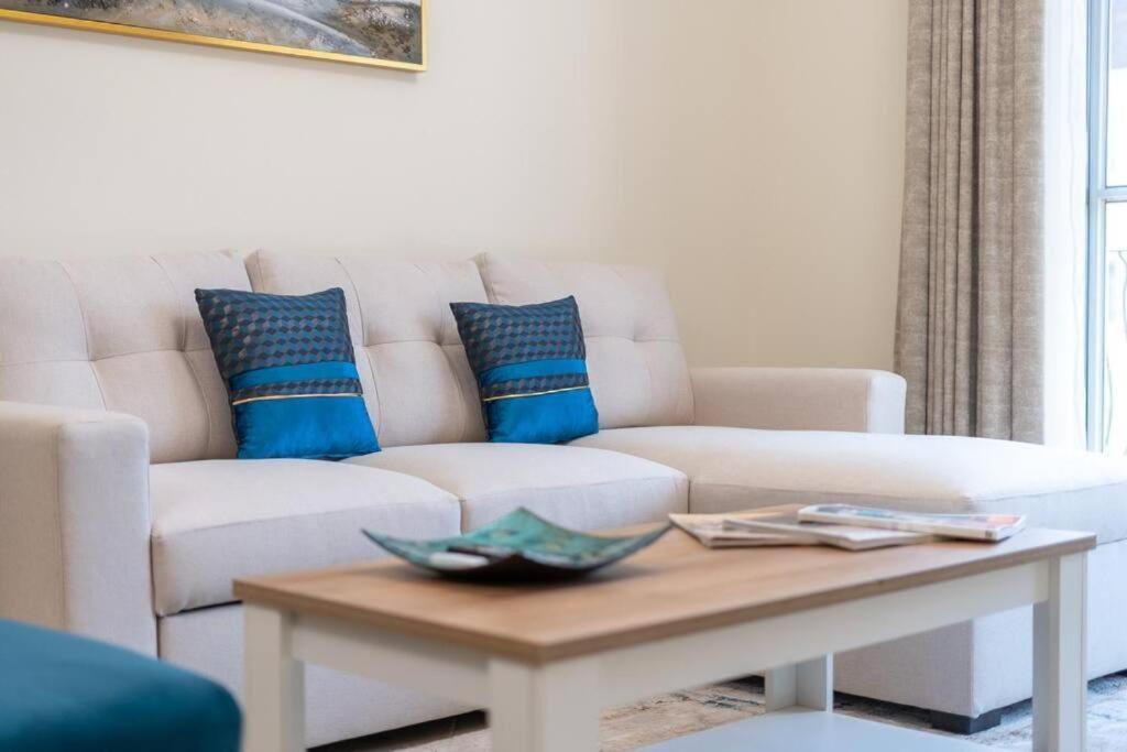 Photo of Livingroom in Motor City
