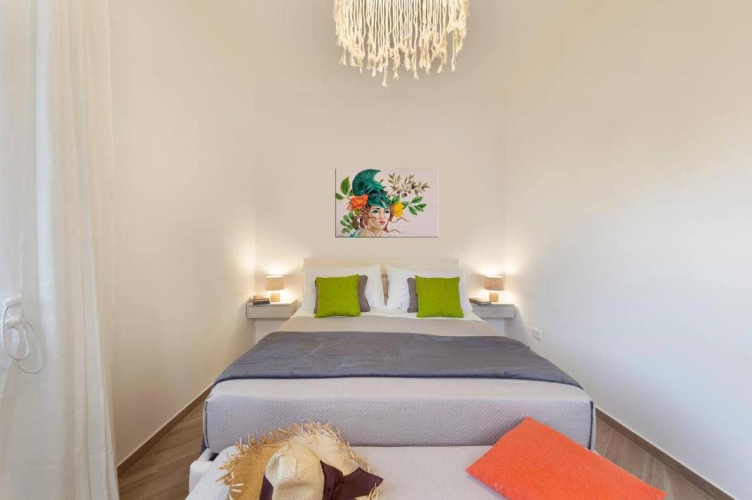 Photo of Bedroom in Meta