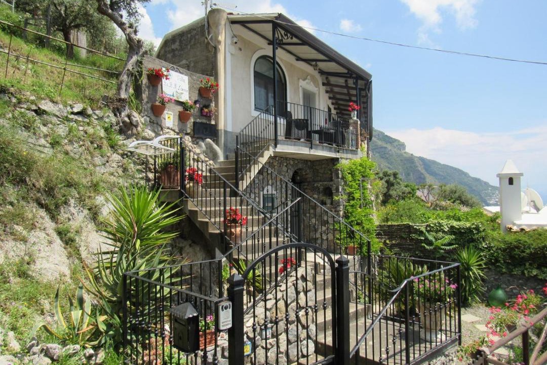 Photo of Buildings in Montepertuso