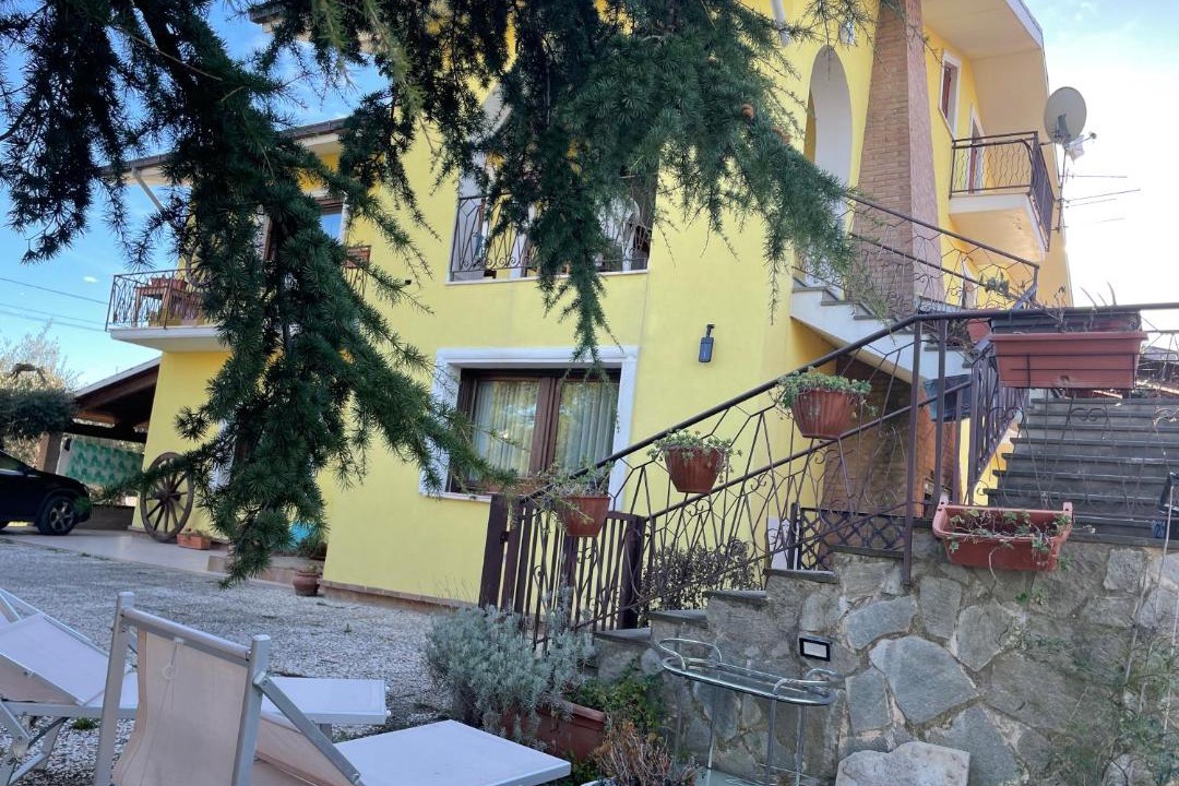 Photo of Others in Vacri