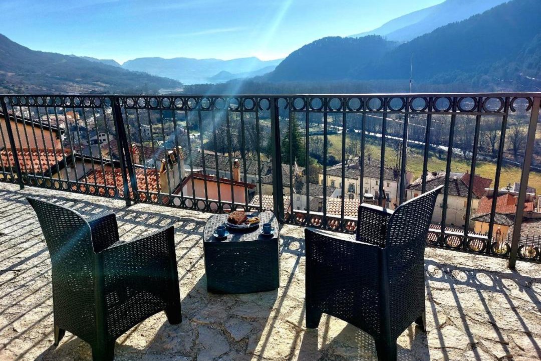 Photo of Patio Balcony in Villetta Barrea