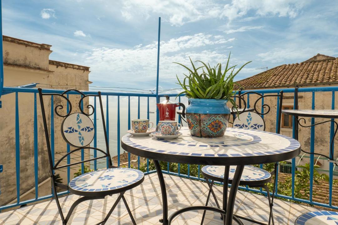 Photo of Patio Balcony in Raito