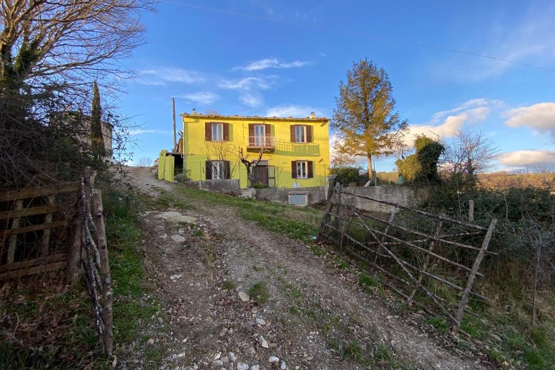 Photo of Buildings in Semproniano