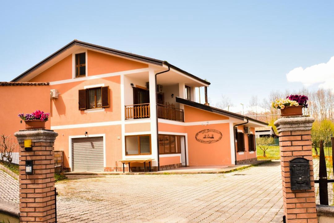 Photo of Others in Lauria