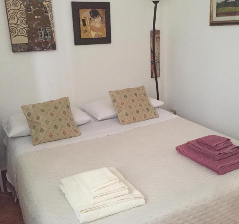 Photo of Bedroom in Tora e Piccilli