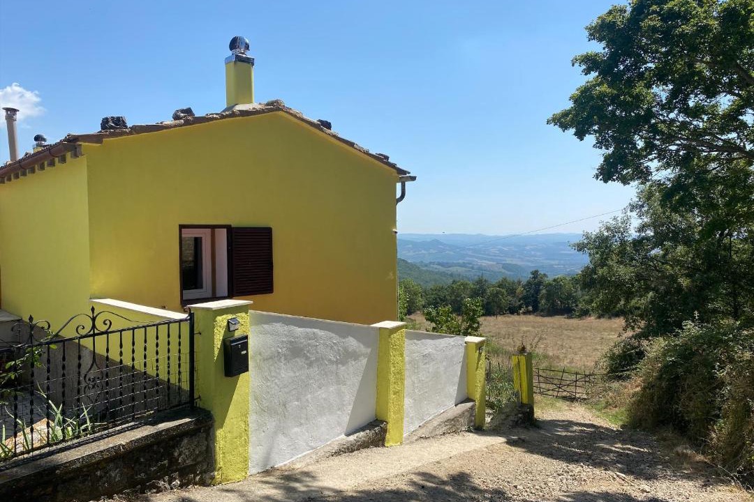 Photo of Buildings in Semproniano