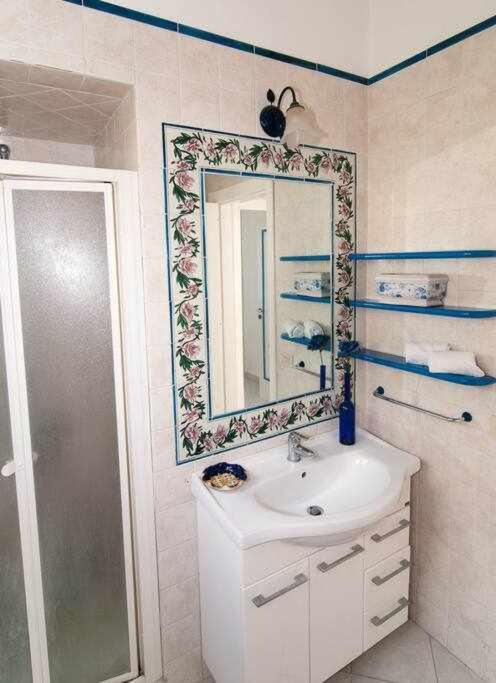 Photo of Bathroom in Sirenuse