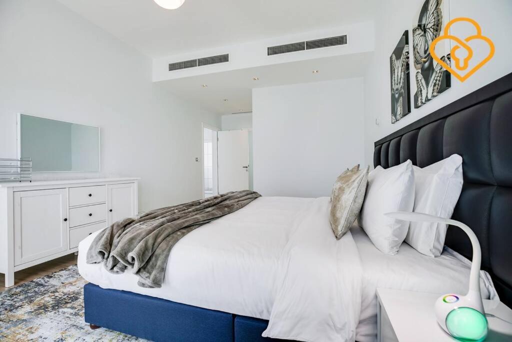 Photo of Bedroom in Jumeirah Village Triangle