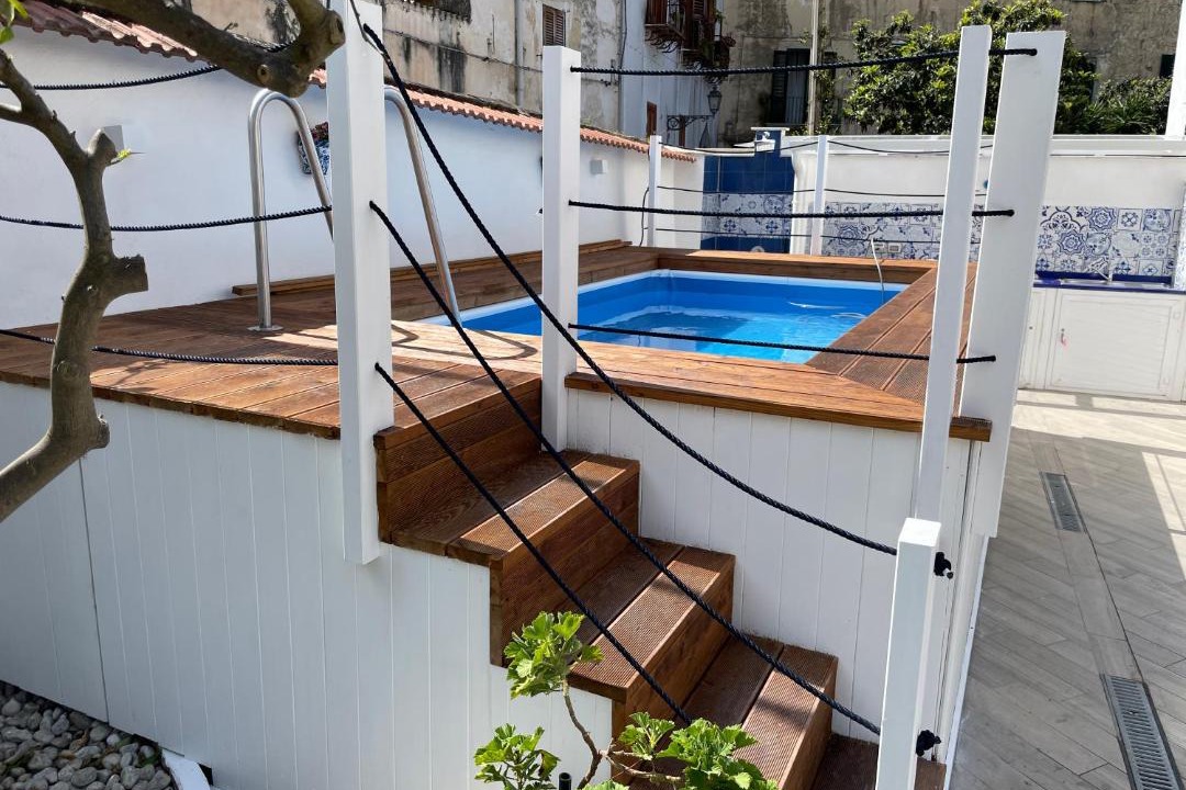 Photo of Patio Balcony in Meta