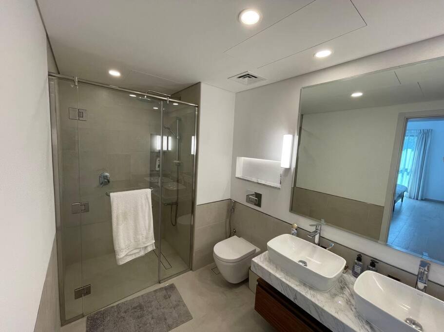 Photo of Bathroom in Umm Suqeim 3