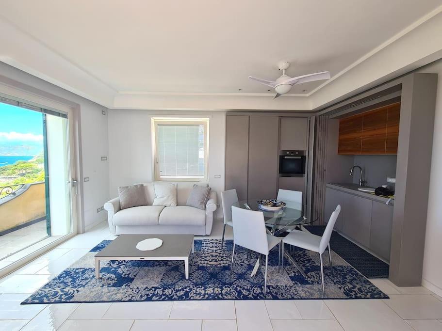 Photo of Livingroom in Marina Grande