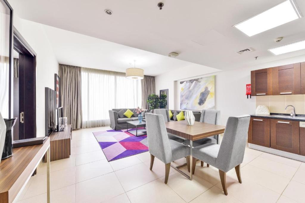 Photo of Livingroom in Trade Center