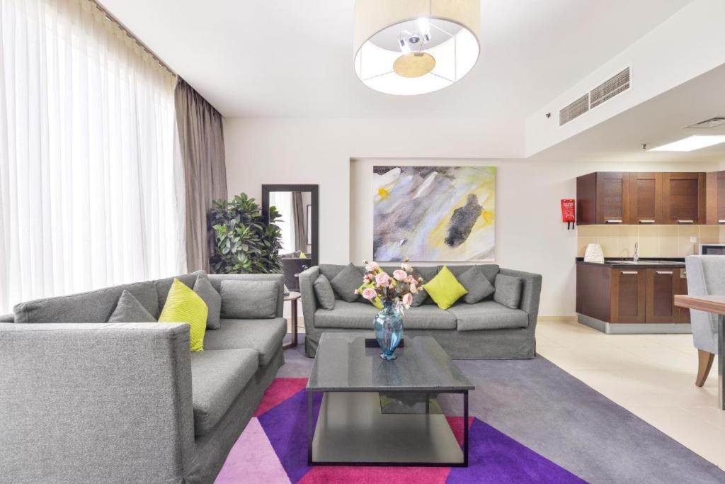Photo of Livingroom in Trade Center