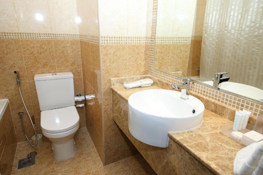 Photo of Bathroom in Al Barsha 1