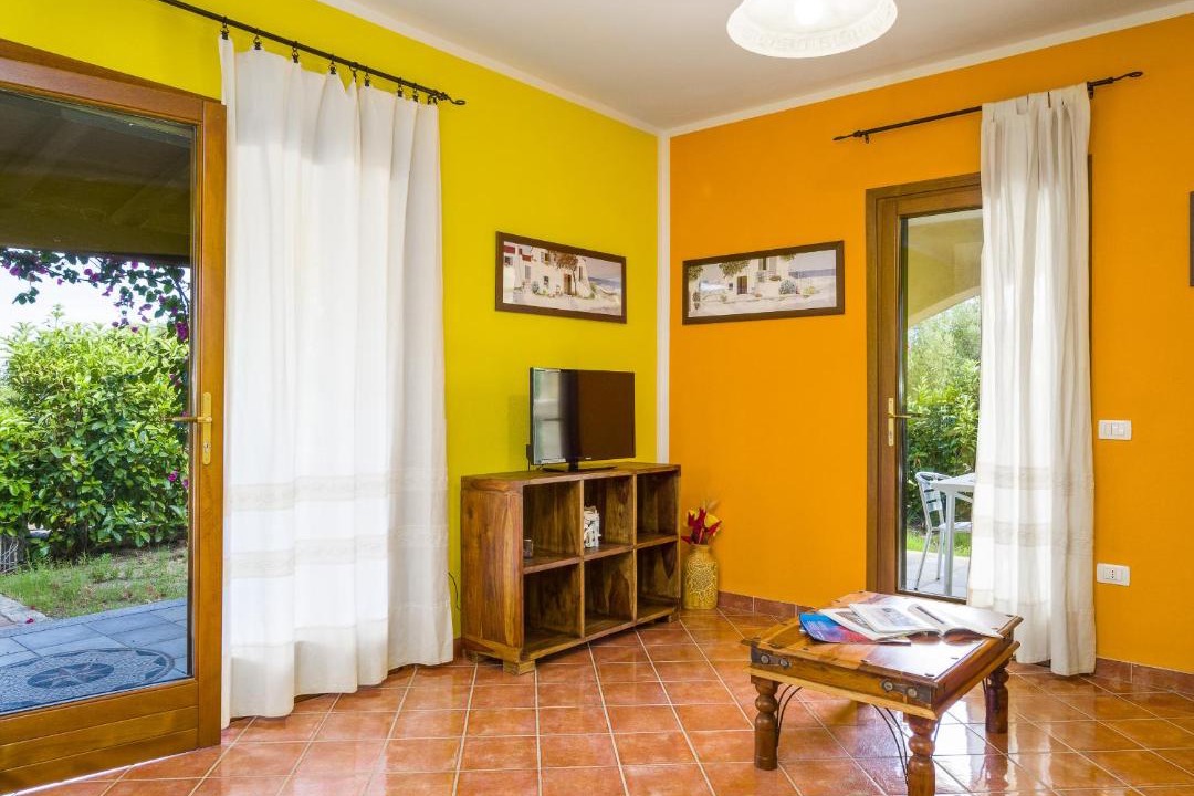 Photo of Livingroom in Case Peschiera-Lu Fraili