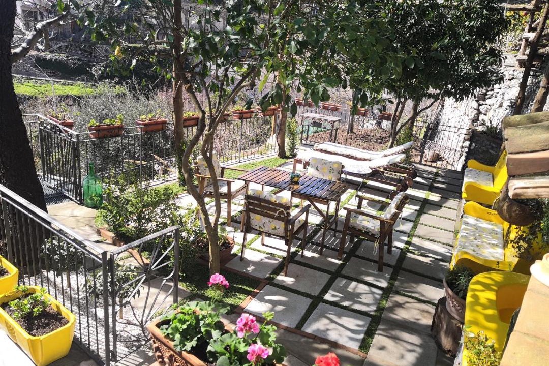 Photo of Patio Balcony in Montepertuso