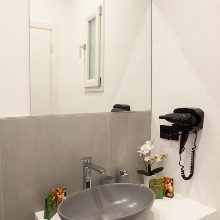 Photo of Bathroom in Quartieri Spagnoli