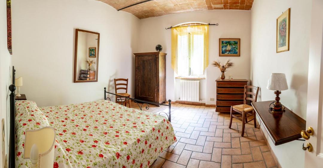 Photo of Bedroom in Tuoro sul Trasimeno