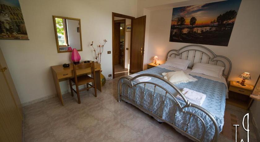 Photo of Bedroom in Tuoro sul Trasimeno