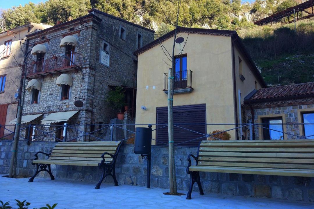 Photo of Others in Lauria