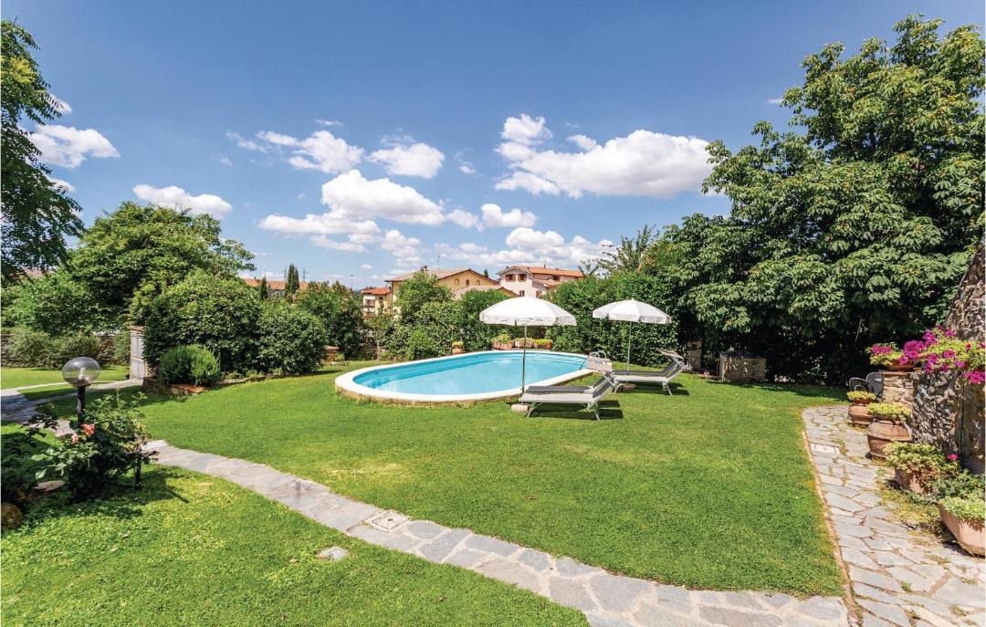 Photo of Outdoor in Camucia