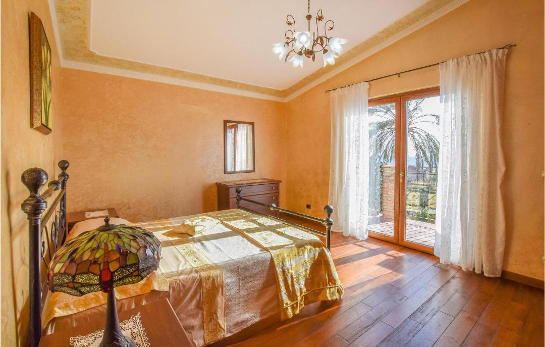 Photo of Bedroom in Saline Joniche