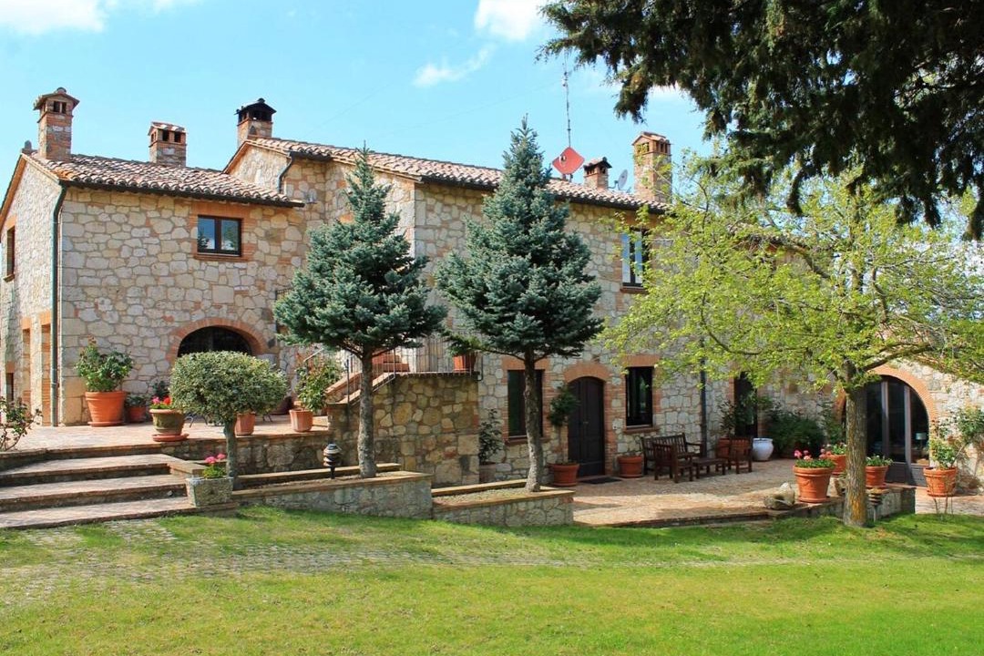 Photo of Buildings in Sarteano