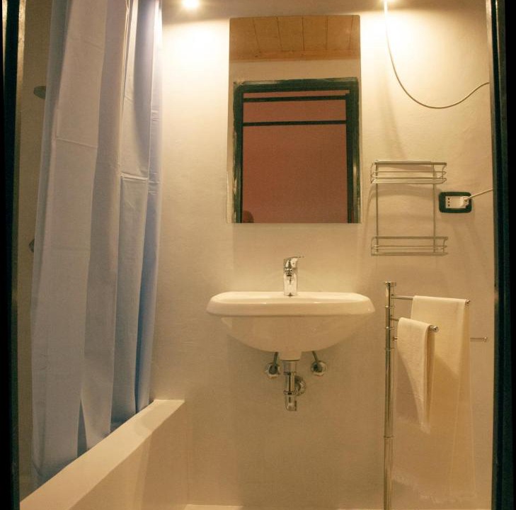 Photo of Bathroom in Strongoli