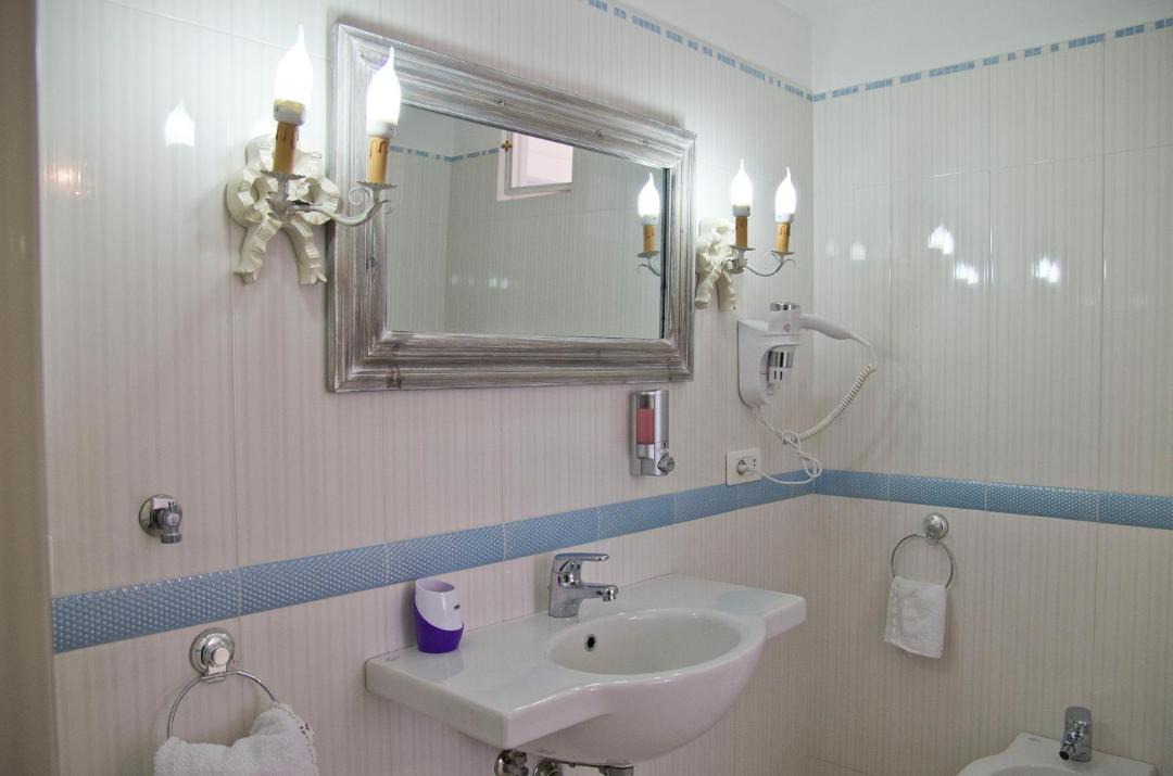 Photo of Bathroom in Marina Grande