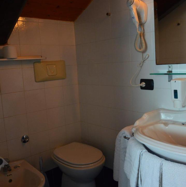 Photo of Bathroom in Naples City Centre