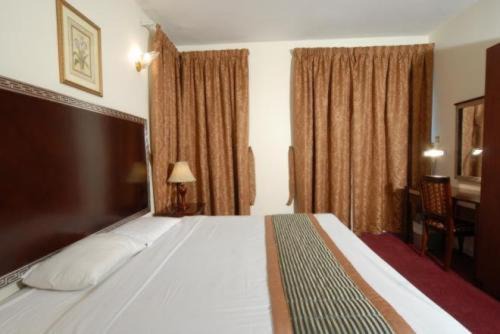 Photo of Bedroom in Al Muraqqabat
