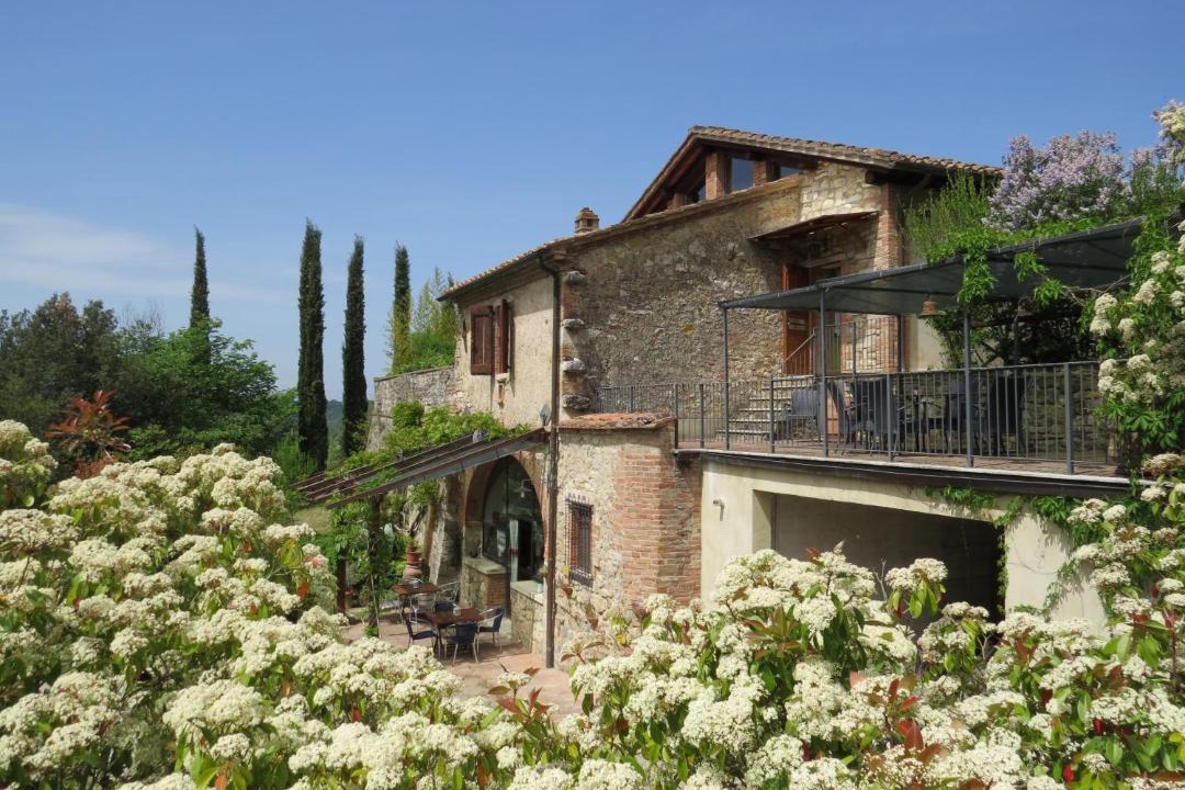 Photo of Buildings in Armaiolo