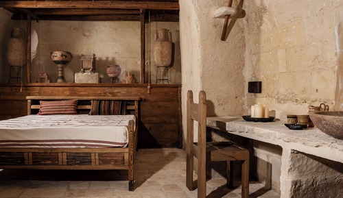 Magna Graecia Dwelling 11 - in a cave
