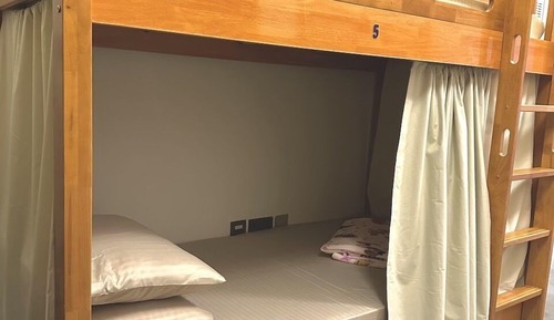 Executive Shared Dormitory, Mixed Dorm, Bay View