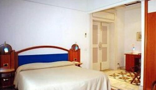 Large Double or Twin Room