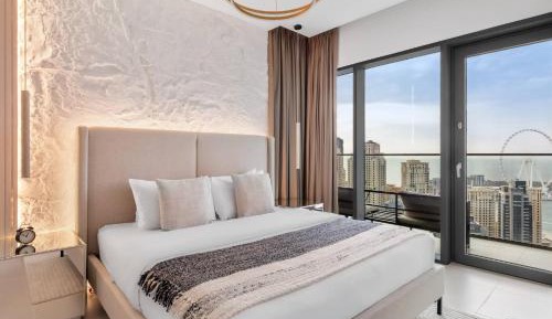Deluxe One-Bedroom Apartment with Ocean View