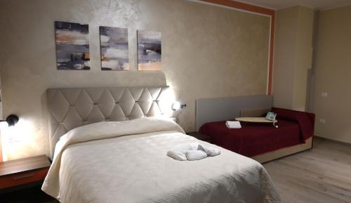Large Double or Twin Room