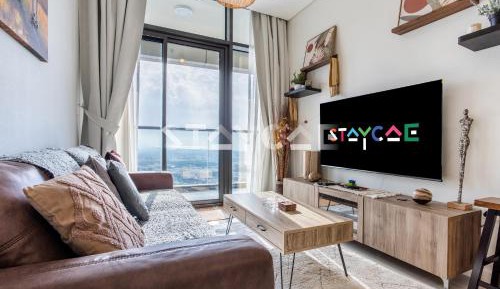 One Bedroom City View With kitchenette - Free Bus service to Dubai Mall Metro Station