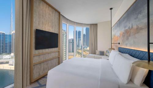 Corner King Room